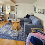2 Bedroom Cozy In Laurkollen