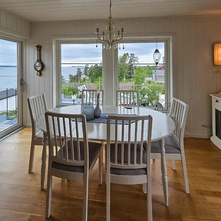 Ferienhaus 2 Bedroom Cozy In *