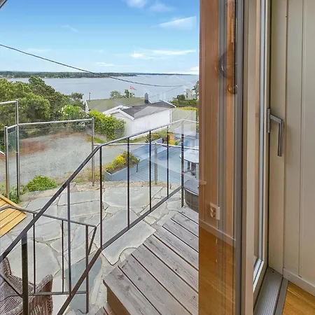 Ferienhaus 2 Bedroom Cozy In *